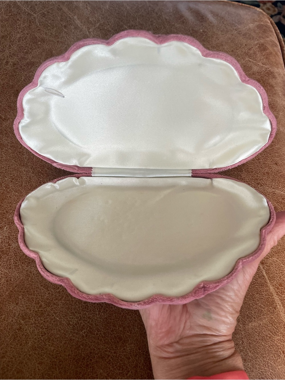 Vintage Pink Velvet Clam Shell Jewelry Presentation Case for Pearls Unbranded